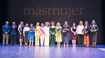 Antonia Varela, directora de la Fundación Starlight, galardonada por Más Mujer con el Premio Mujer Ciencia e Innovación.