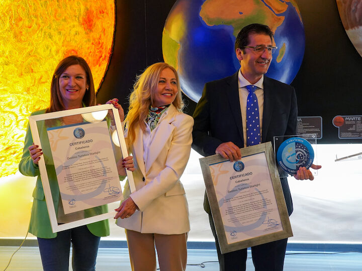 Cabaeros recibe el certificado como Destino Turstico Starlight