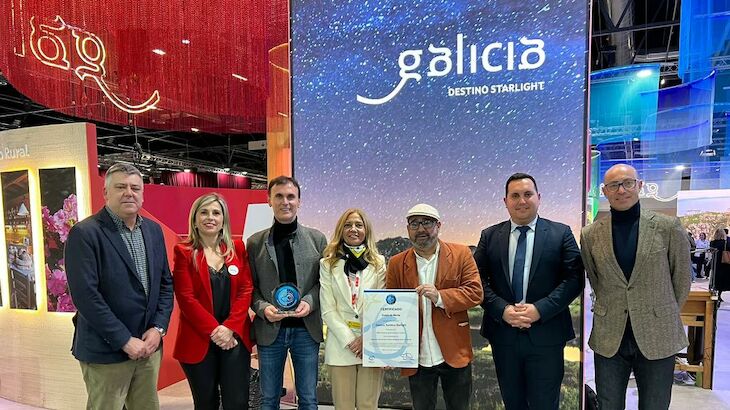 Costa da Morte recibe el certificado como Destino Turstico Starlight en Fitur 2023