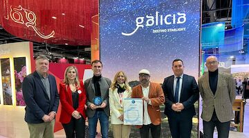 Costa da Morte recibe el certificado como Destino Turístico Starlight en Fitur 2023