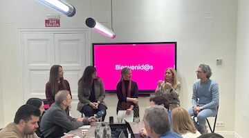 Airbnb rene a expertos en turismo y astronoma entre ellos Antonia Varela para analizar el impacto del eclipse de 2026