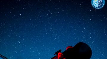 Muriel Viejo atrae a más de un centenar de personas en su primera observación astronómica