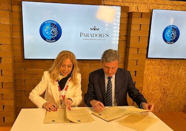 La Fundación Starlight y Paradores Nacionales firman un convenio de colaboración