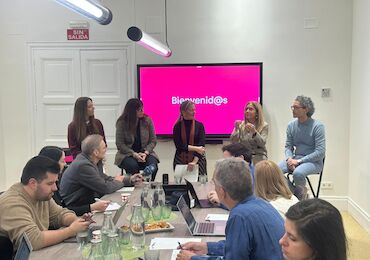 Airbnb rene a expertos en turismo y astronoma entre ellos Antonia Varela para analizar el impacto del eclipse de 2026