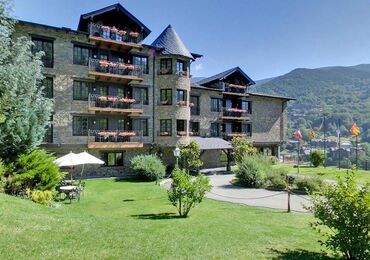 Abba Xalet Suites suma las estrellas a su experiencia de montaa como Alojamiento Starlight