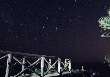 Disfruta cada jueves de los talleres de observación del cielo desde el Parador Naturia de Mazagón