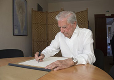 MARIO VARGAS LLOSA: “¡Hay que acercar la literatura a las estrellas!”