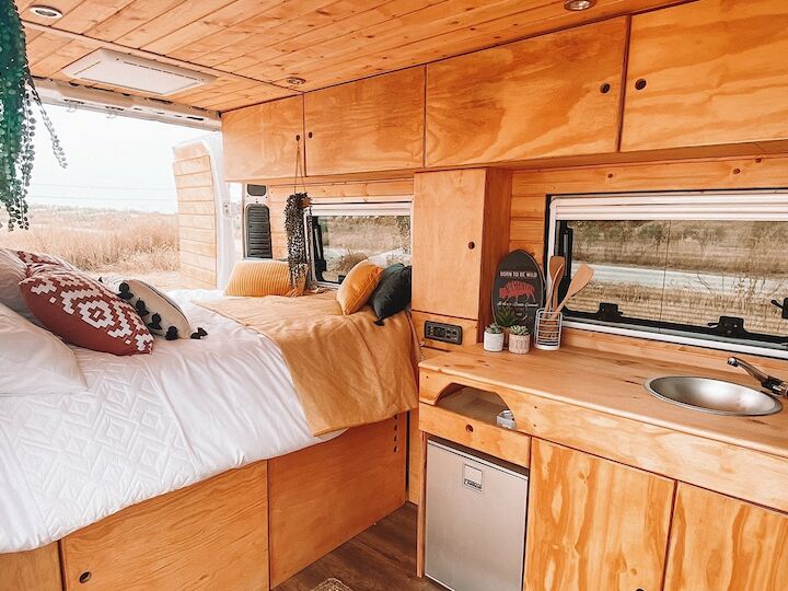 The Feather Van, alquiler de campers con sello Starlight