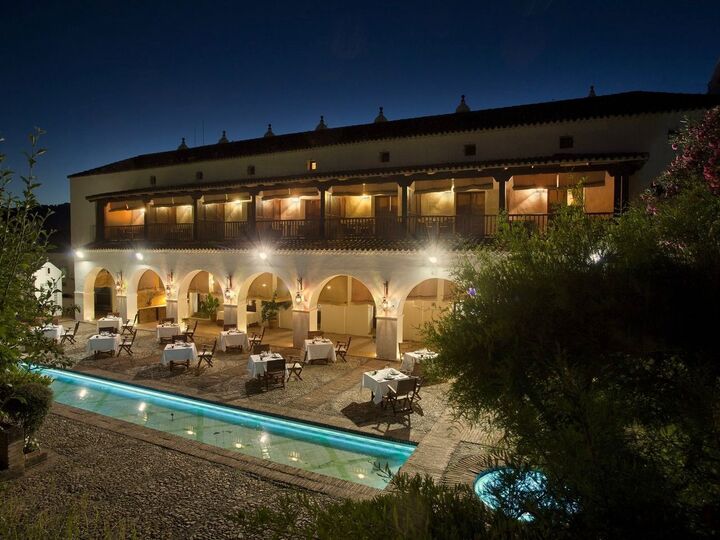 Parador de Guadalupe, un Alojamiento Starlight en la provincia de Cáceres con herencia andalusí.