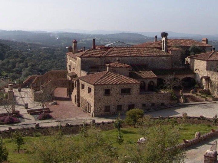 El Hotel Monasterio Rocamador, nuevo Alojamiento Starlight en la dehesa de Extremadura