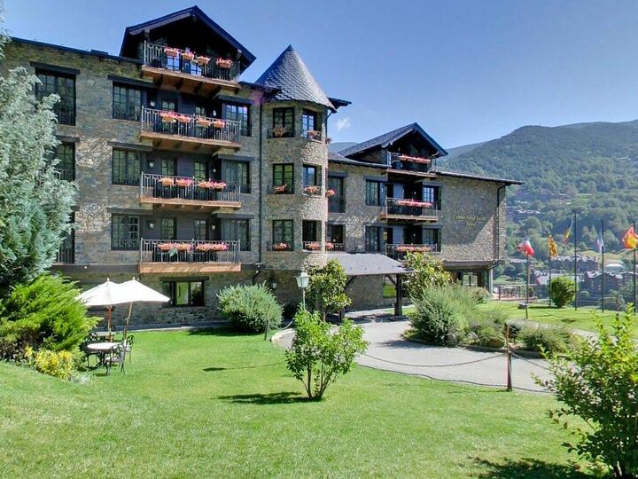 Abba Xalet Suites suma las estrellas a su experiencia de montaña como Alojamiento Starlight