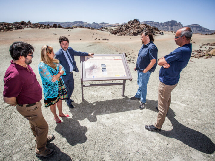 La Fundación Starlight colabora en la implantación de 7 mesas interpretativas astro-volcánicas en El Teide