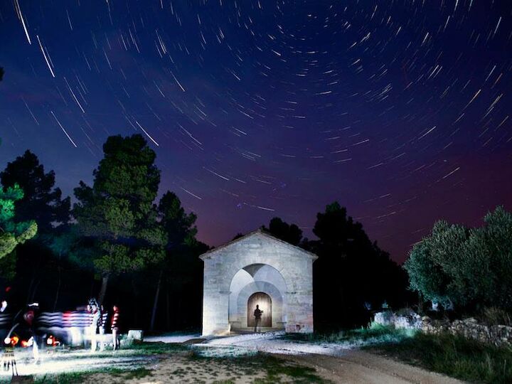 Elegancia y tranquilidad a la luz del firmamento