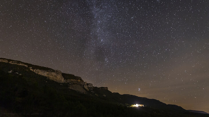 Rutas Jacobeas de Navarra el Camino de Santiago bajo un cielo Starlight