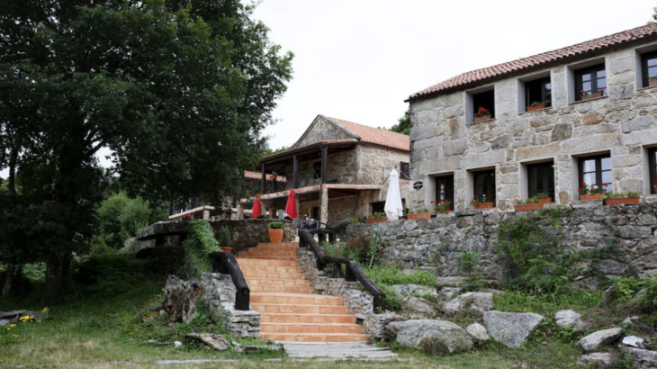 Faro de Avin nuevo Paraje Starlight en el techo de Pontevedra